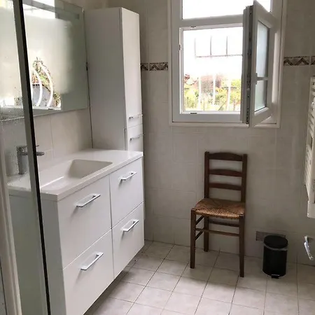 Maleal, Grande Maison De Vacance A Sur